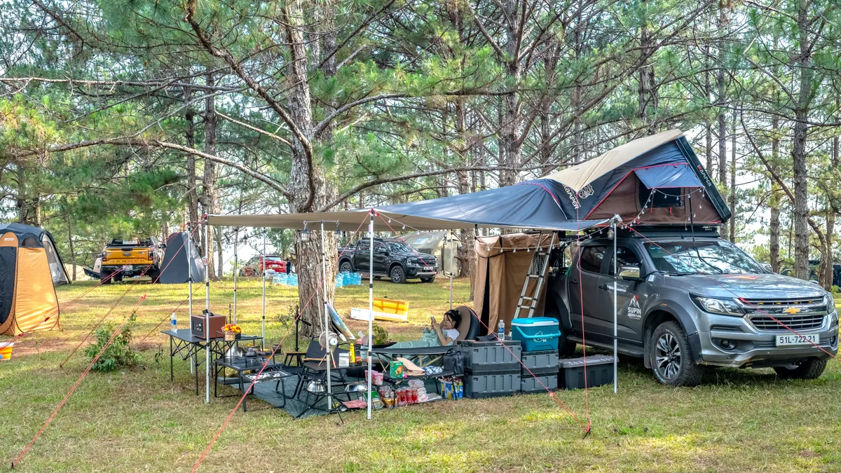 Détail du paysage et de l'étape liés à camping car en famille