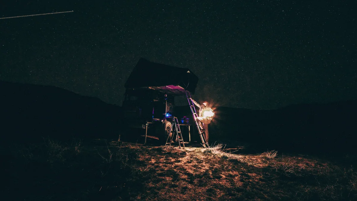 Détail du paysage et de l'étape liés à camping namibie famille