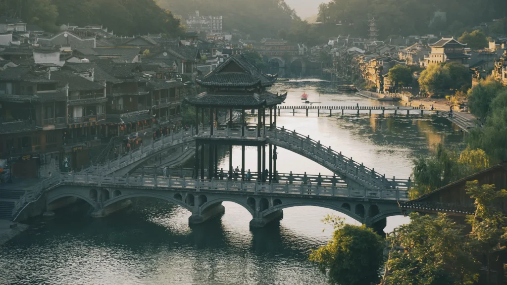 Paysage de voyage associé à fenghuang chine