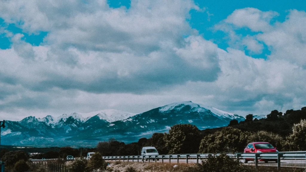 Paysage de voyage associé à road trip europe en famille