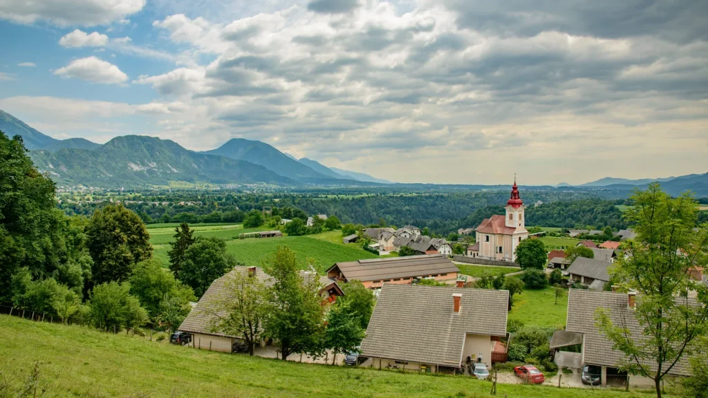 Paysage de voyage associé à slovénie en van