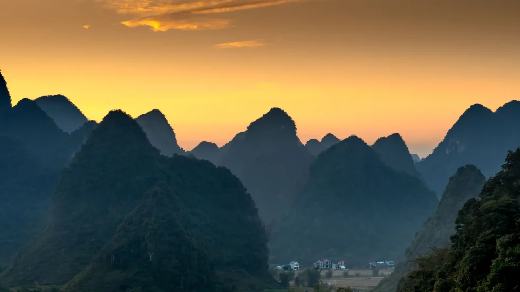 Paysage de voyage associé à yangshuo chine