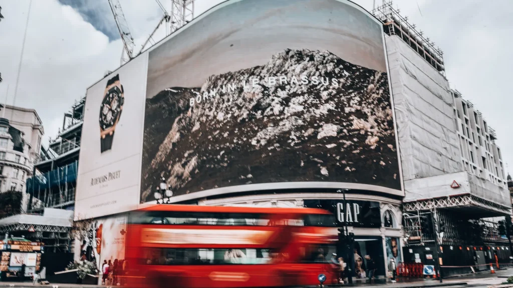 Paysage de voyage associé à Picadilly Circus
