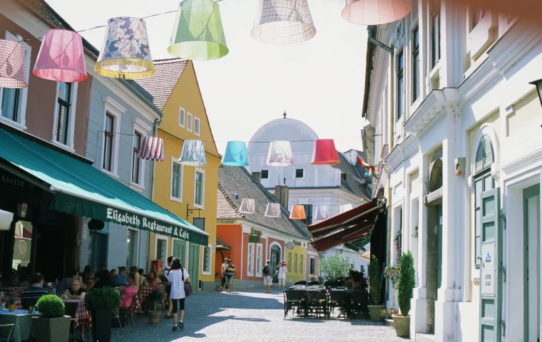 Paysage de voyage associé à szentendre